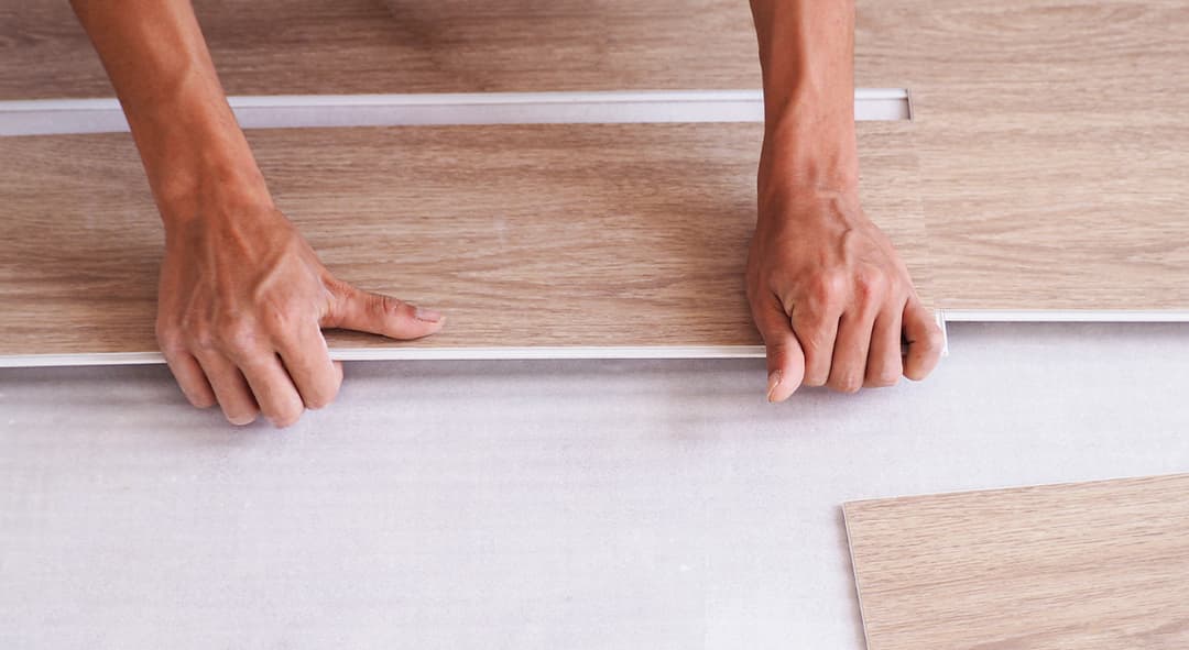 Piso vinílico: quais os benefícios desse revestimento?